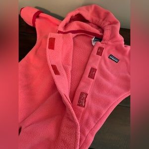 Patagonia Baby Girl Fleece Hooded Onesie 12-18mo